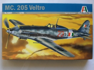 ITALERI 1/72 1227 MACCHI MC.205 VELTRO